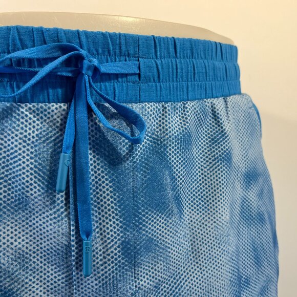 Lululemon Men's Lane Line Swim Short 6" In Blue and White -Size Medium - Picture 2 of 5